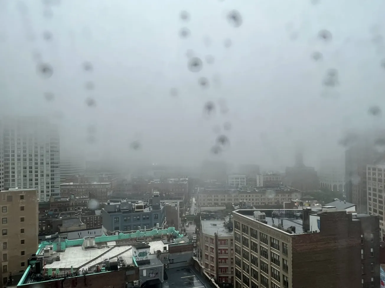 Se prevé que el huracán Lee pase frente a la costa del sur de New England el sábado, pero sus efectos se extenderán lejos del