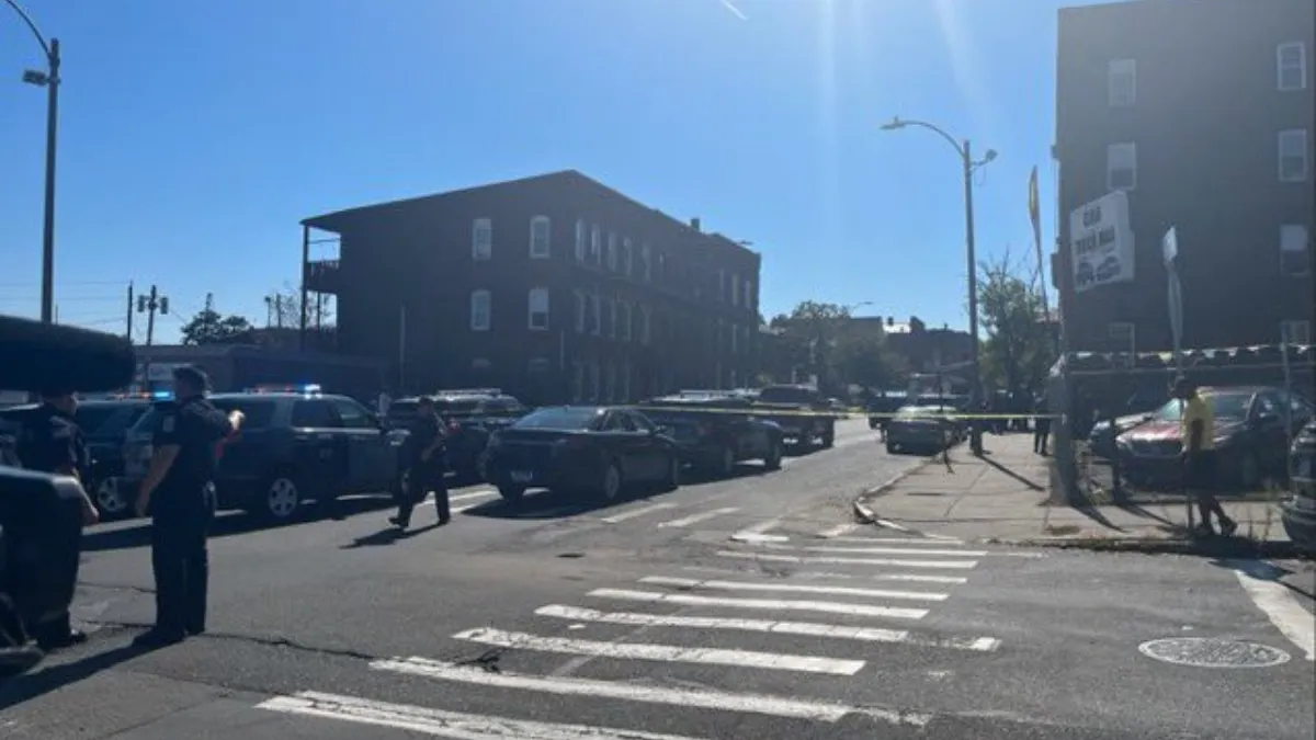 Fallece bebe de mujer embarazada herida por bala perdida en tiroteo de Holyoke