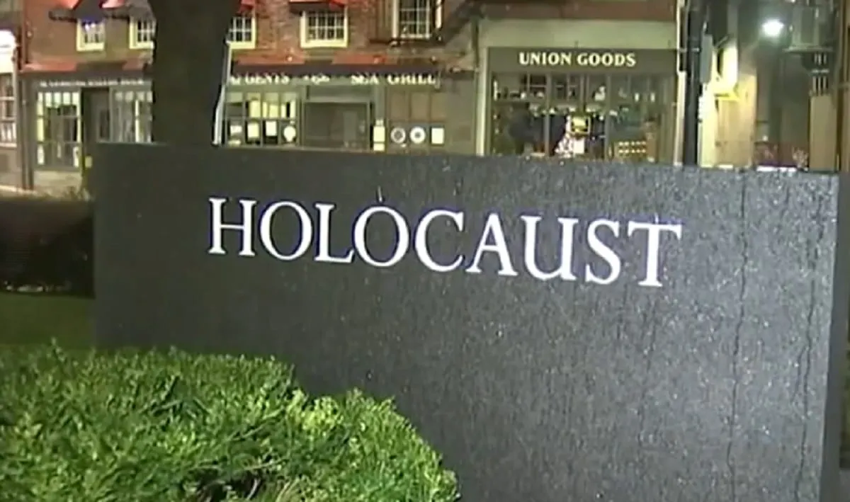 Arrestan a hombre por dañar lugares históricos como el Holocaust Memorial y tumbas