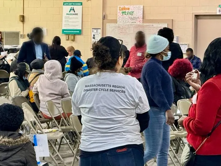 Segunda semana de jornada de la Clínica Legal de Autorización de Trabajo en Massachusetts para inmigrantes en los refugios re