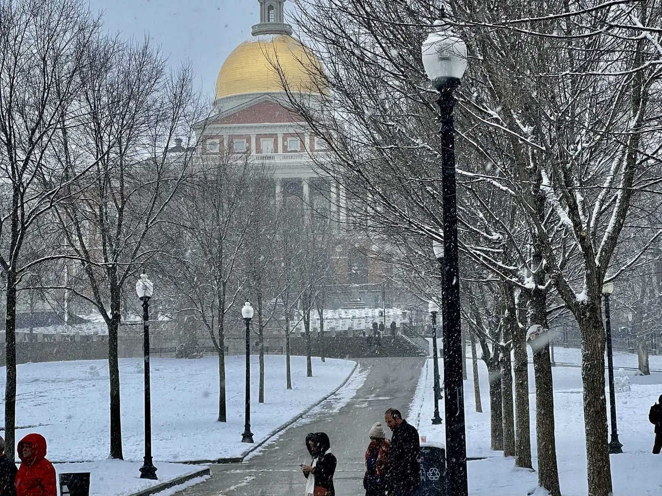 La tormenta de nieve comenzó el martes por el medio oeste de Estados Unidos y se extenderá hasta el viernes, llegando a la co