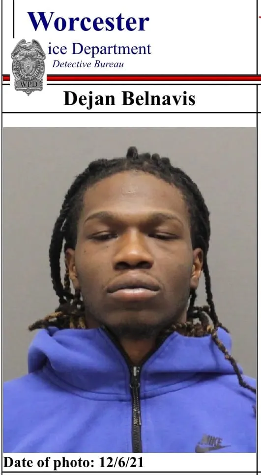 Detenido en California sospechoso de matar a madre e hija en Worcester