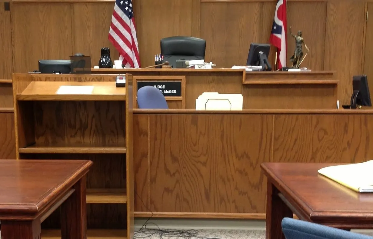 Mujer de Massachusetts acusada de asesinato relacionado a la muerte de un hombre de New Bedford