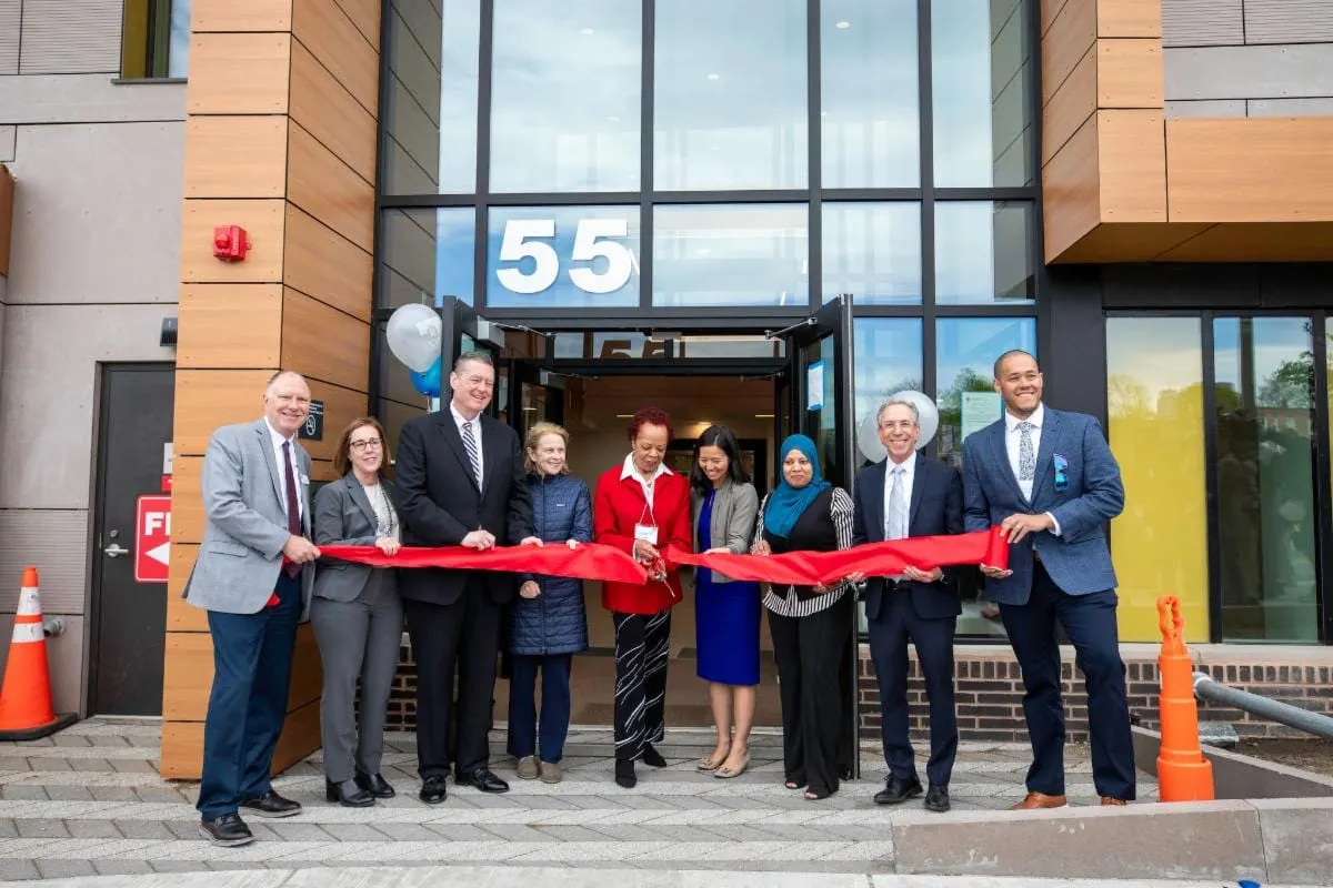 Autoridades locales celebraron la inauguración de 50 viviendas para adultos mayores con ingresos restringidos