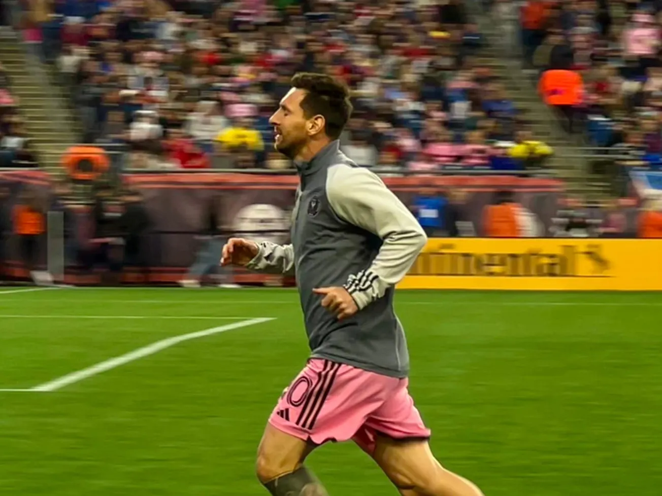 Lionel Messi dio un recital de magia en la victoria de 4-1 ante el Revolution en una noche histórica en el Gillette Stadium