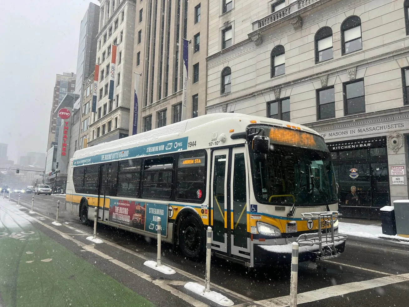 La MBTA pone a prueba la 1ra fase de ruta de autobús rediseñada para mejorar tiempos de espera