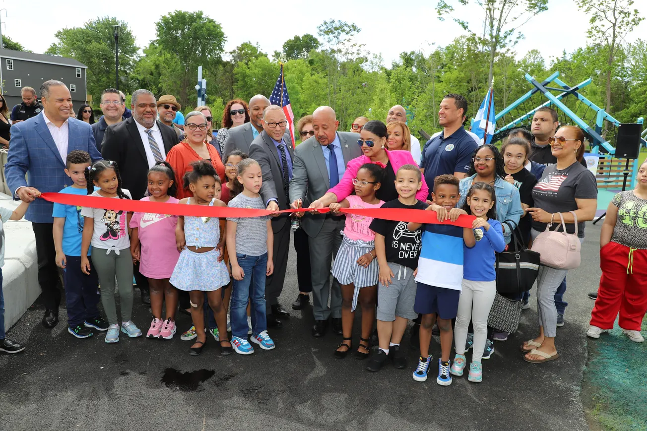 Lawrence celebra la inauguración del nuevo Parque Donovan