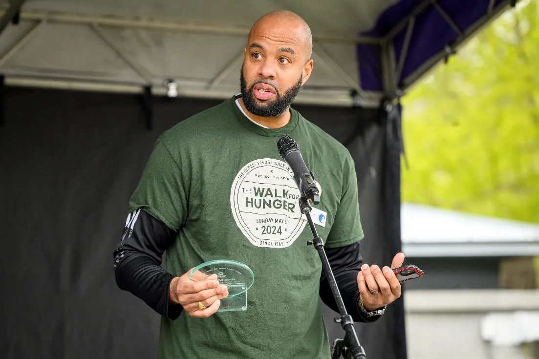 Walk for Hunger de Project Bread reúne a más de 3,500 participantes y honra a Greg Wilmot con el Premio Patrick Hughes a la Justicia Social