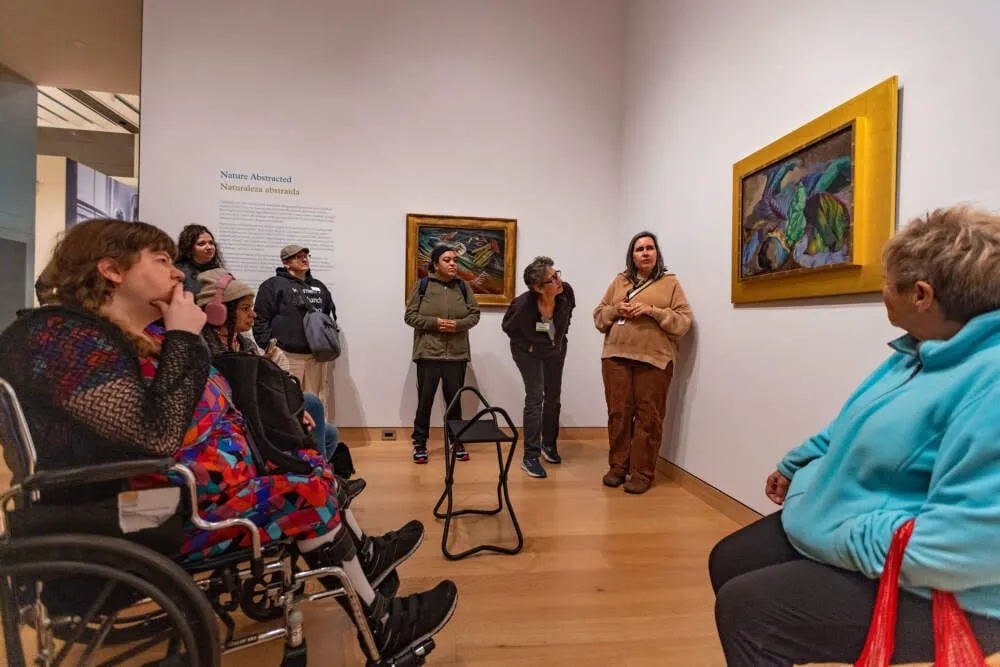 El Museum of Fine Arts ofrece visitas gratuitas para mujeres sin hogar de un refugio diurno