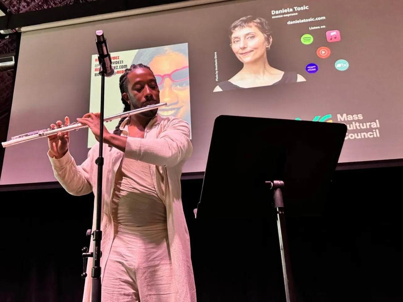 Celebrando a los individuos creativos beneficiarios de subvenciones de Mass Cultural Council