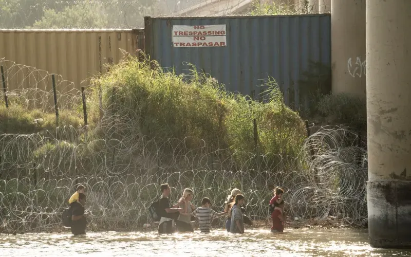 “La frontera está abierta para el comercio y lo legítimo, pero no a la inmigración ilegal”, afirma el DHS