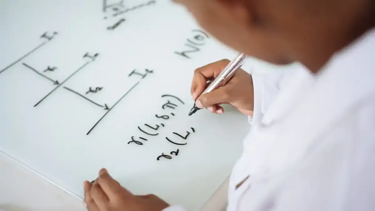 ¿Qué son las carreras STEM y cómo los latinos pueden aprovecharlas?