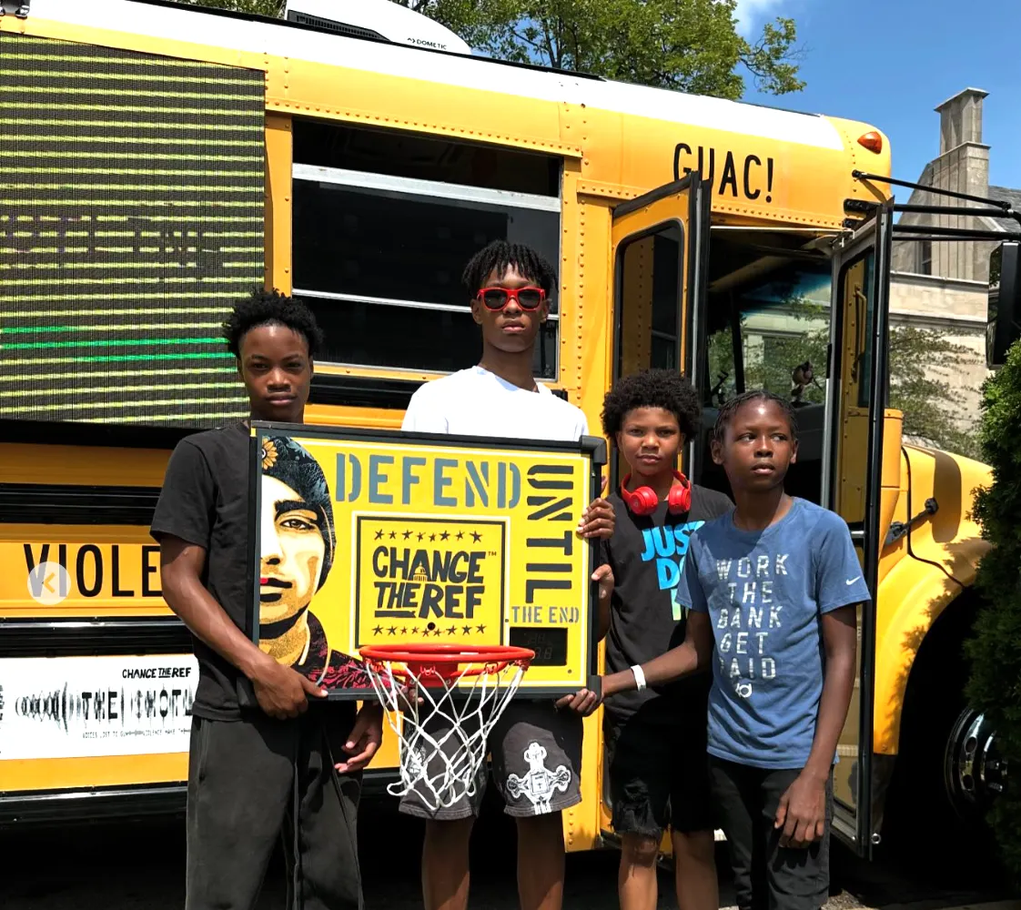 El autobús escolar de Change The Ref que crea conciencia sobre la violencia armada hará una parada en Boston