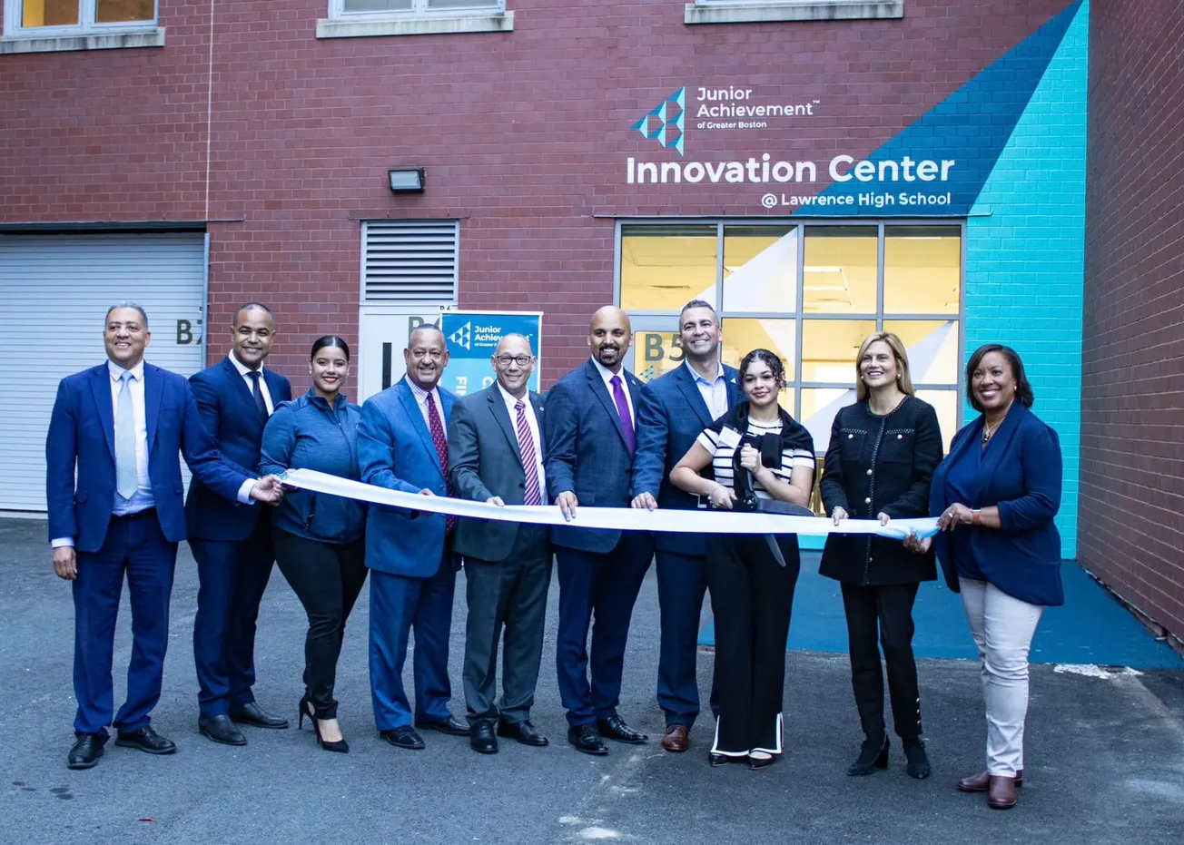 Estudiantes de Lawrence High School tendrán una nueva oportunidad de desarrollar su camino empresarial