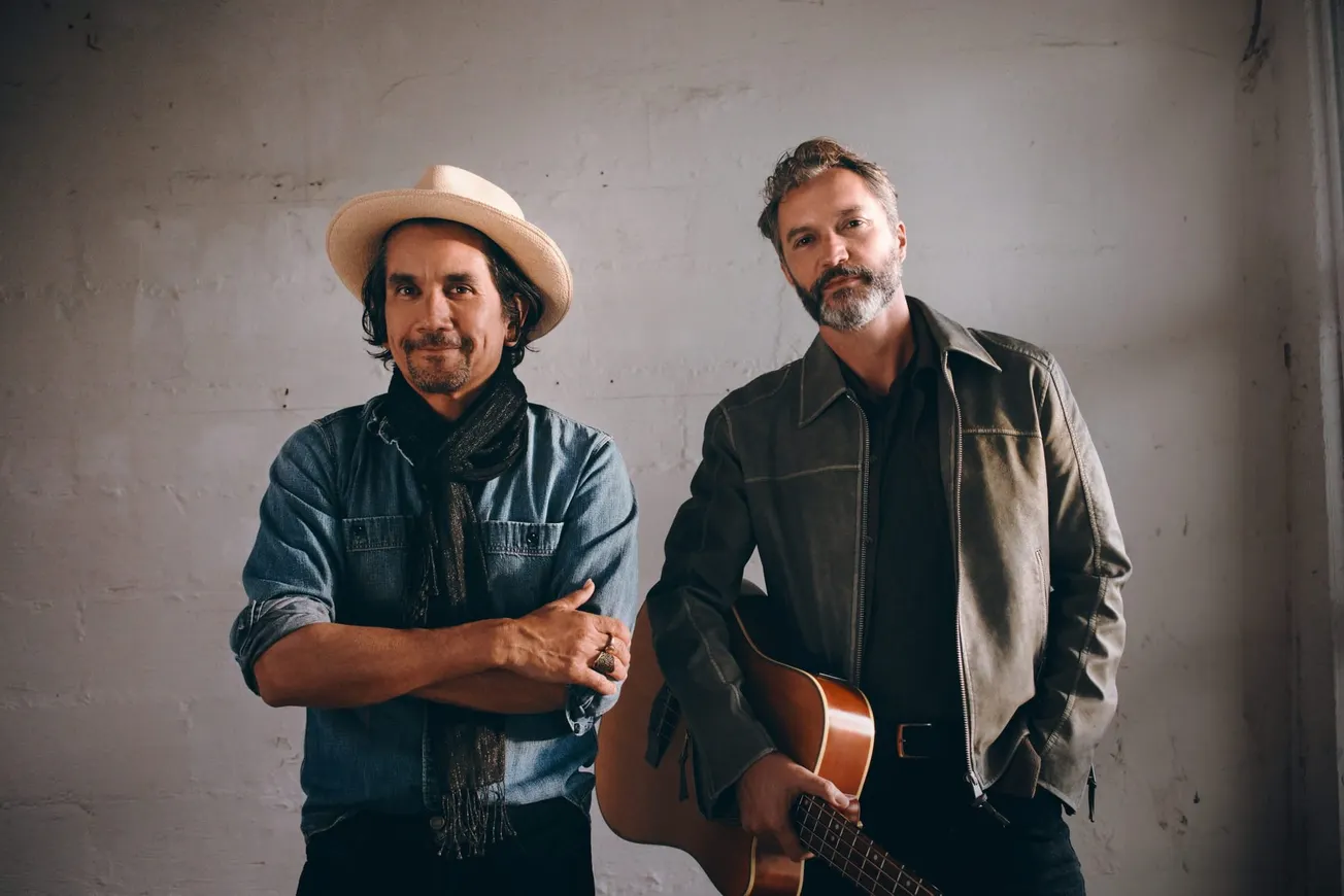 Los “Pequeños Romances” de Bacilos llegan a Boston