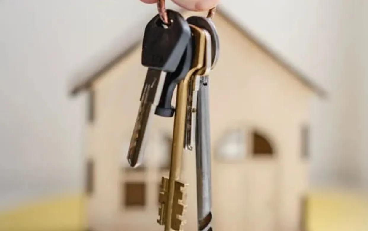 “Un hogar para todos”, Massachusetts presenta un plan de vivienda histórico