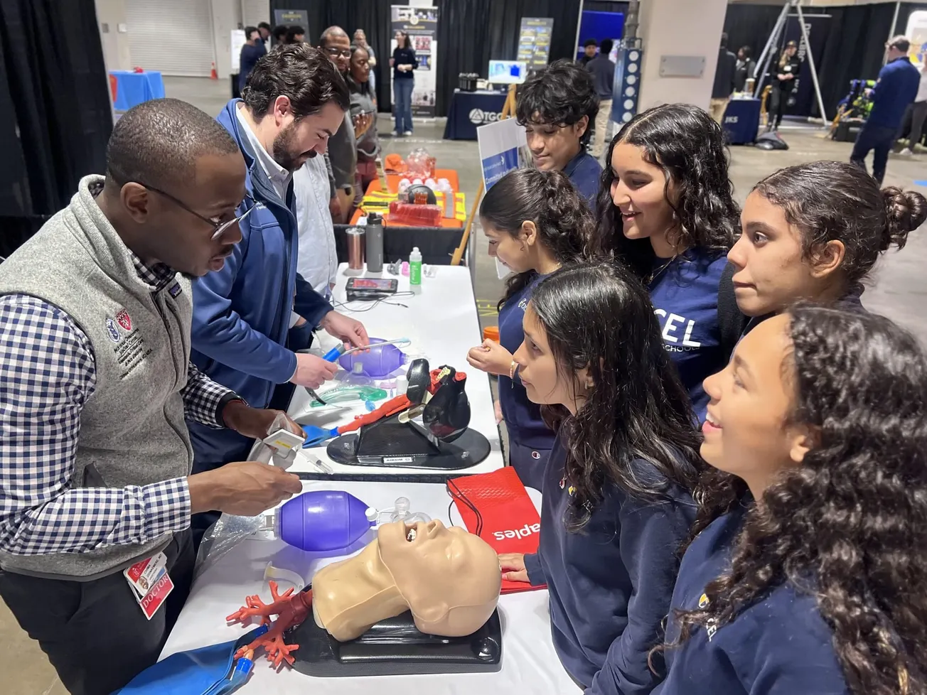 Junior Achievement de Greater Boston conectó a estudiantes con oportunidades de carreras en diversas industrias