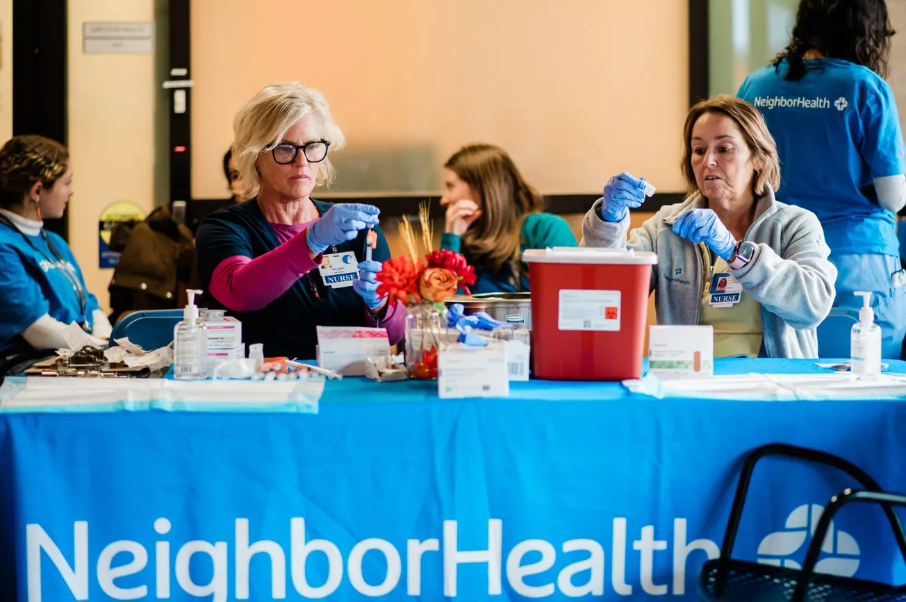 Dónde ofrecen vacunas gratis de COVID-19 e influenza en Massachusetts