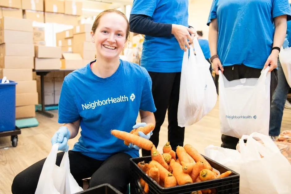 NeighborHealth trae la magia Navideña con una distribución de alimentos