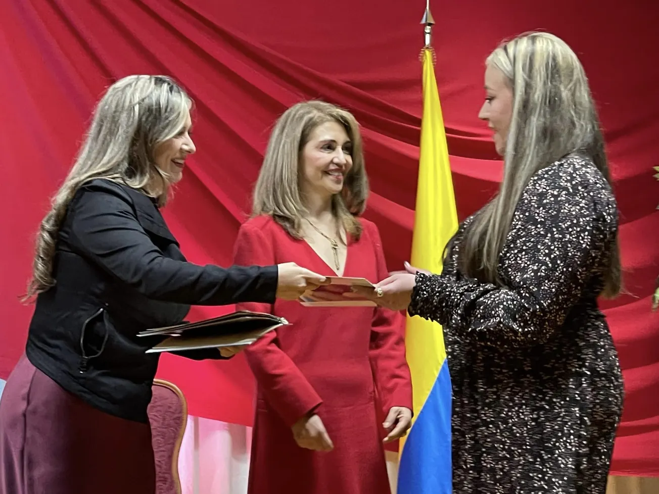 Proyecto «Mujeres Colombianas que Inspiran el Cambio» culmina en Boston