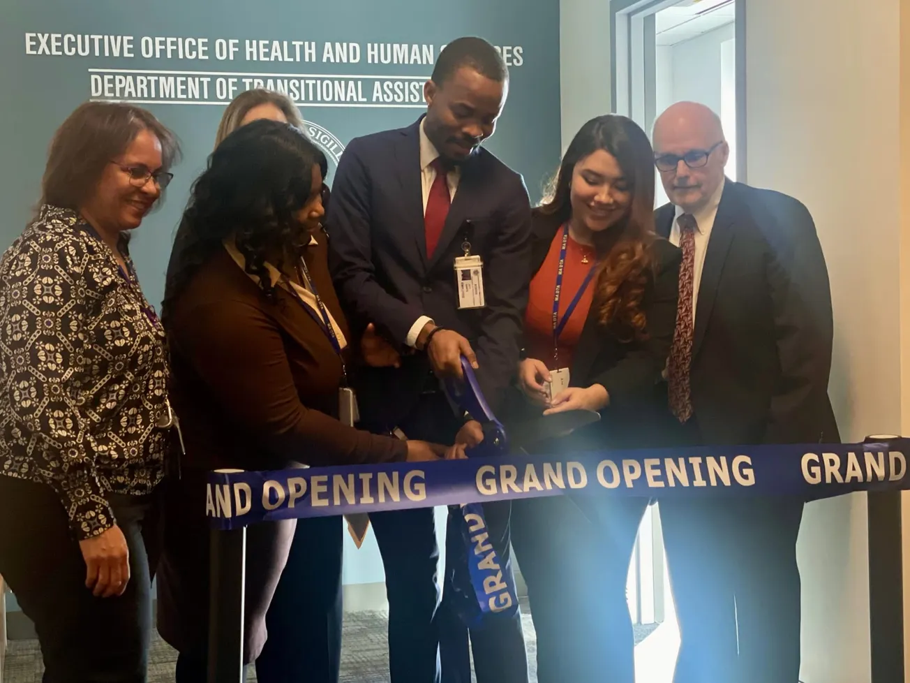 El departamento que se encarga de los cupones de alimentos abrió una nueva oficina en Roxbury 