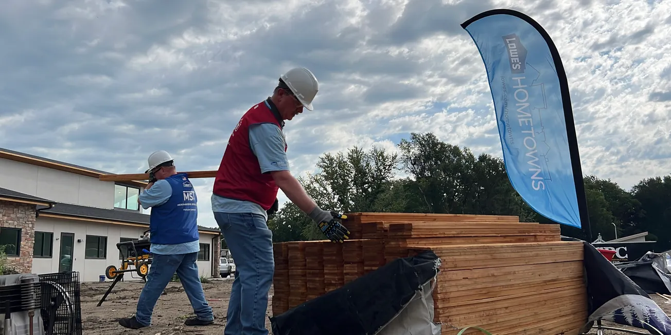 Lowe’s abre convocatoria para nominar proyectos comunitarios en su programa Hometowns 2025