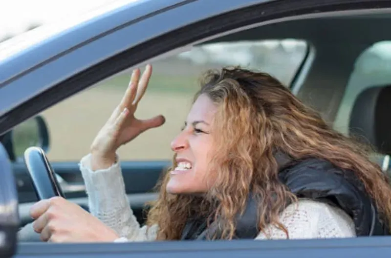 Decir groserías mejora el rendimiento físico y alivia el estrés emocional