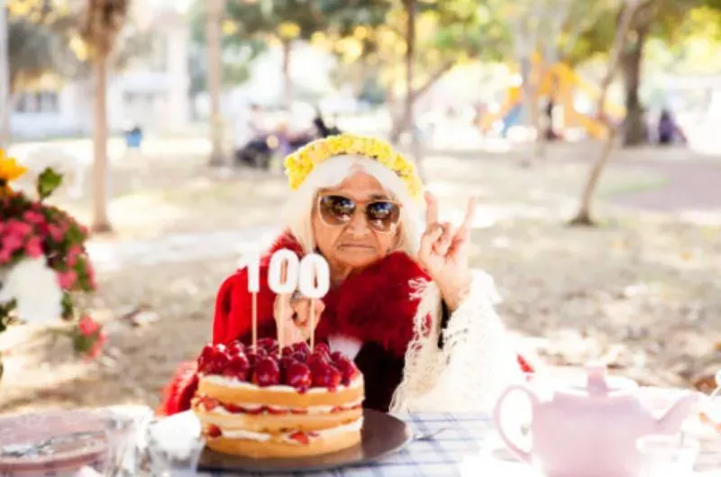 Persiguiendo la longevidad: promesas y riesgos de extender la vida humana