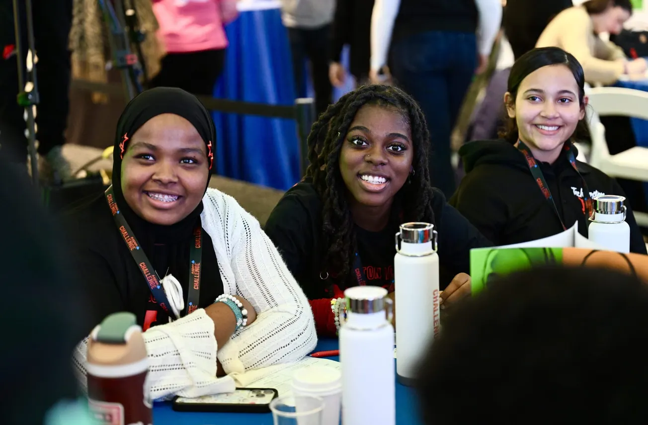 Los jóvenes de Boston Public Schools lideran conversaciones hacia un cambio social positivo