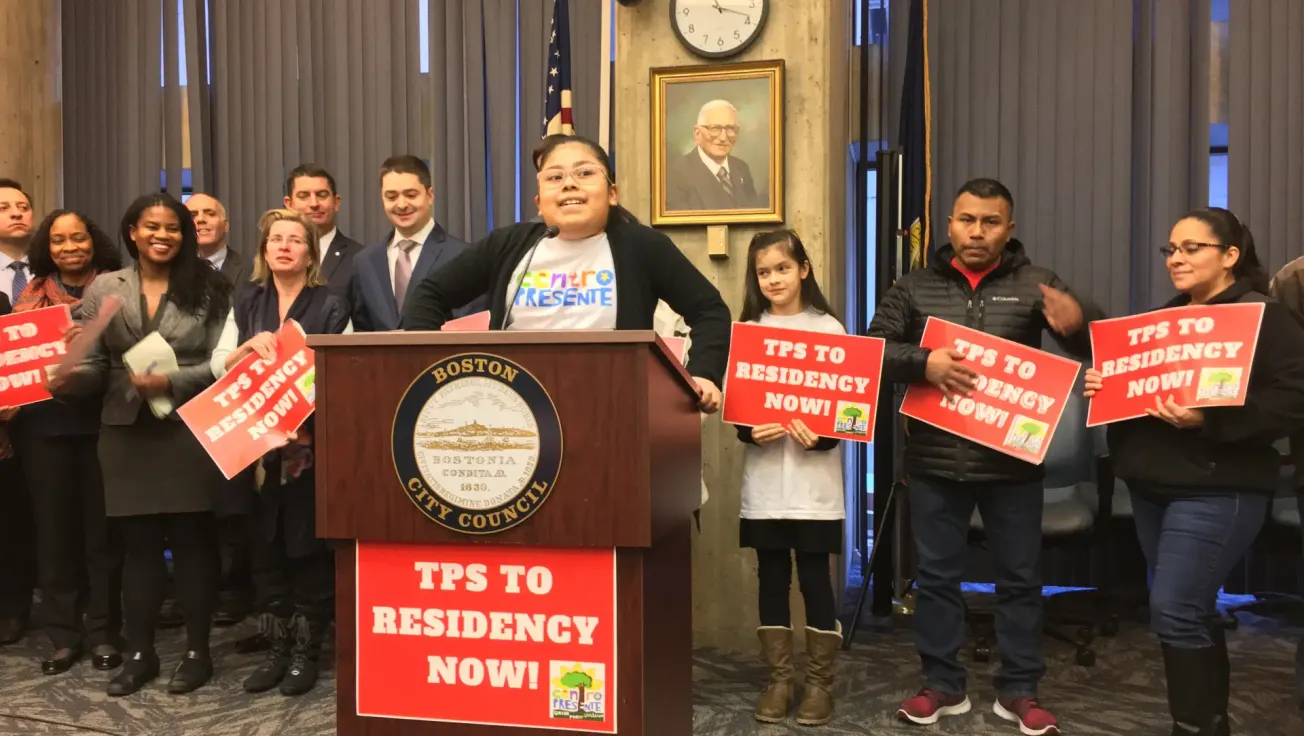 Haitianos y venezolanos de Boston demandan a la Administración Trump por cambios en el estatus de protección temporal