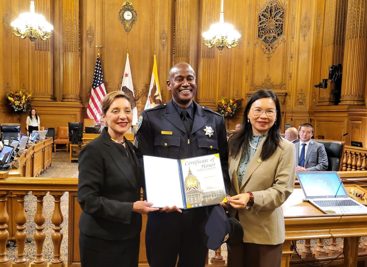 Ocean Avenue Footbeat Officer Honored By City Hall For Years Of Community Service