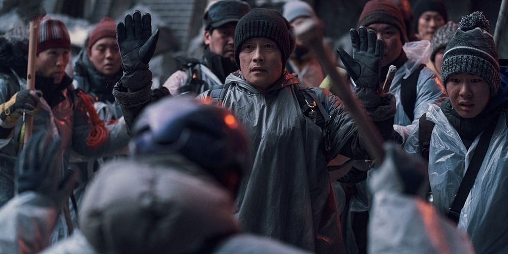 Fault Lines: Class, Control, and Collapse in ‘Concrete Utopia’ post image