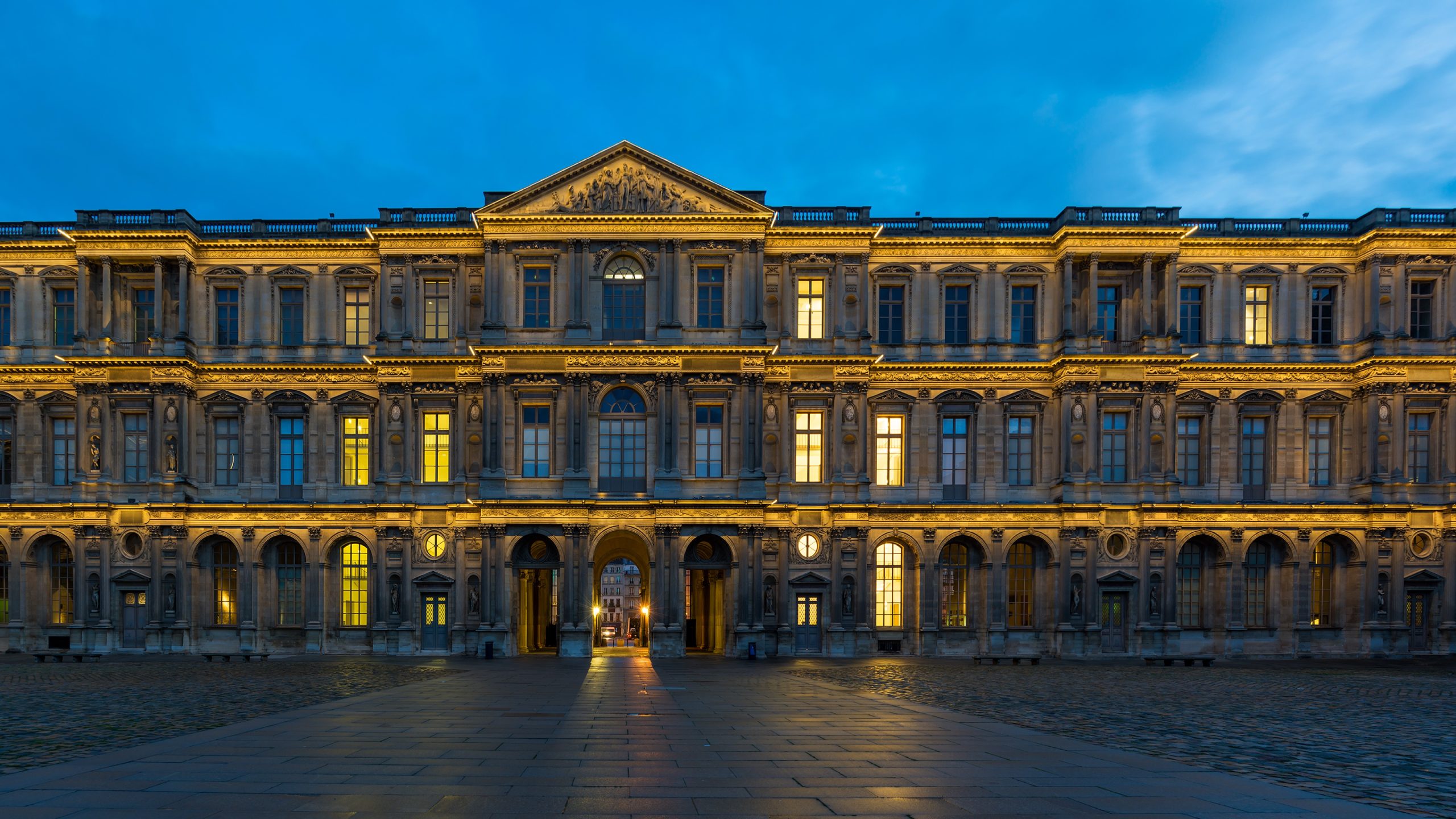 Louvre Museum Robbery Exposes Security Weak Spots