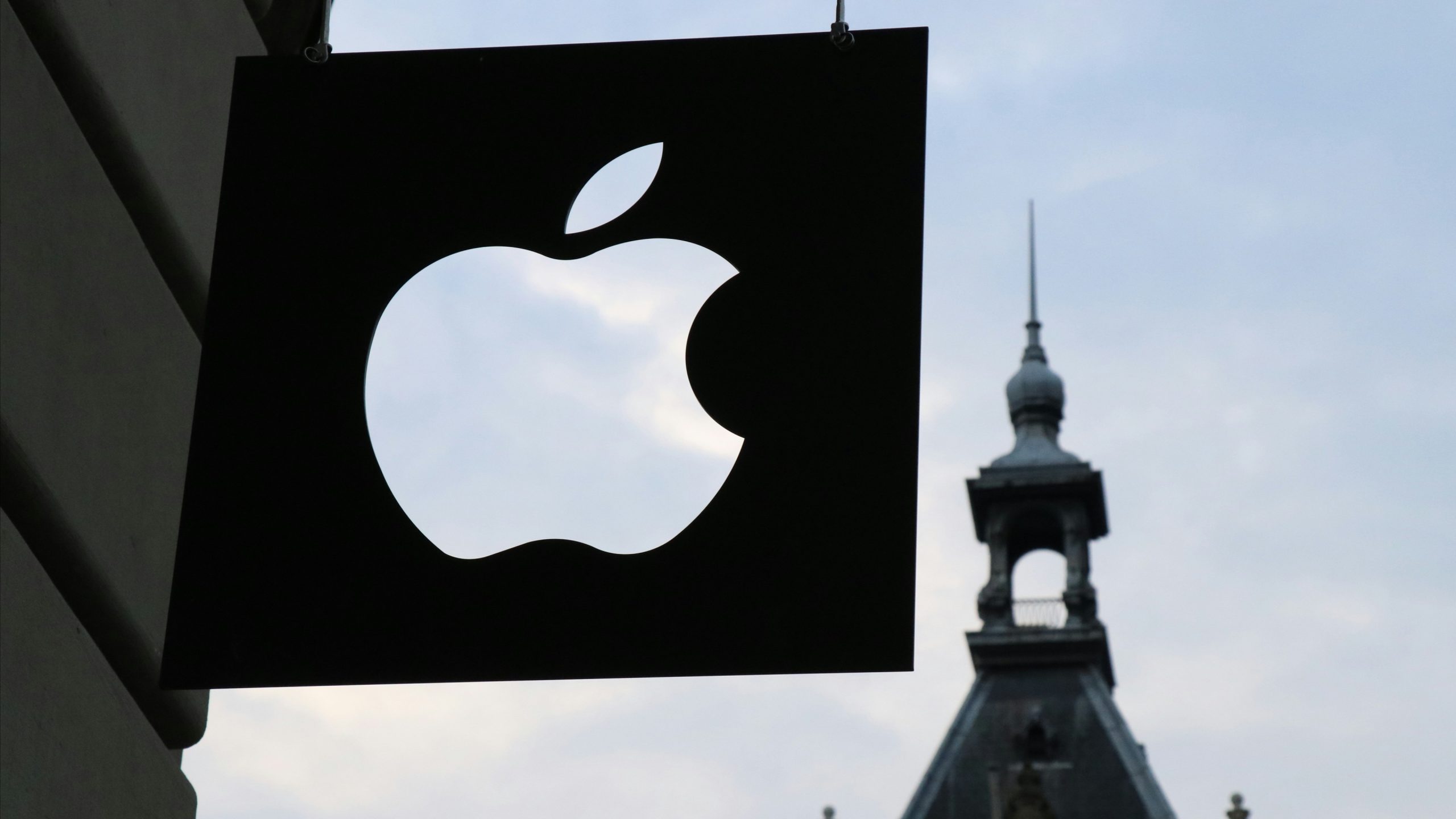 Apple’s $100 Billion Investment Amid Trump Pressure