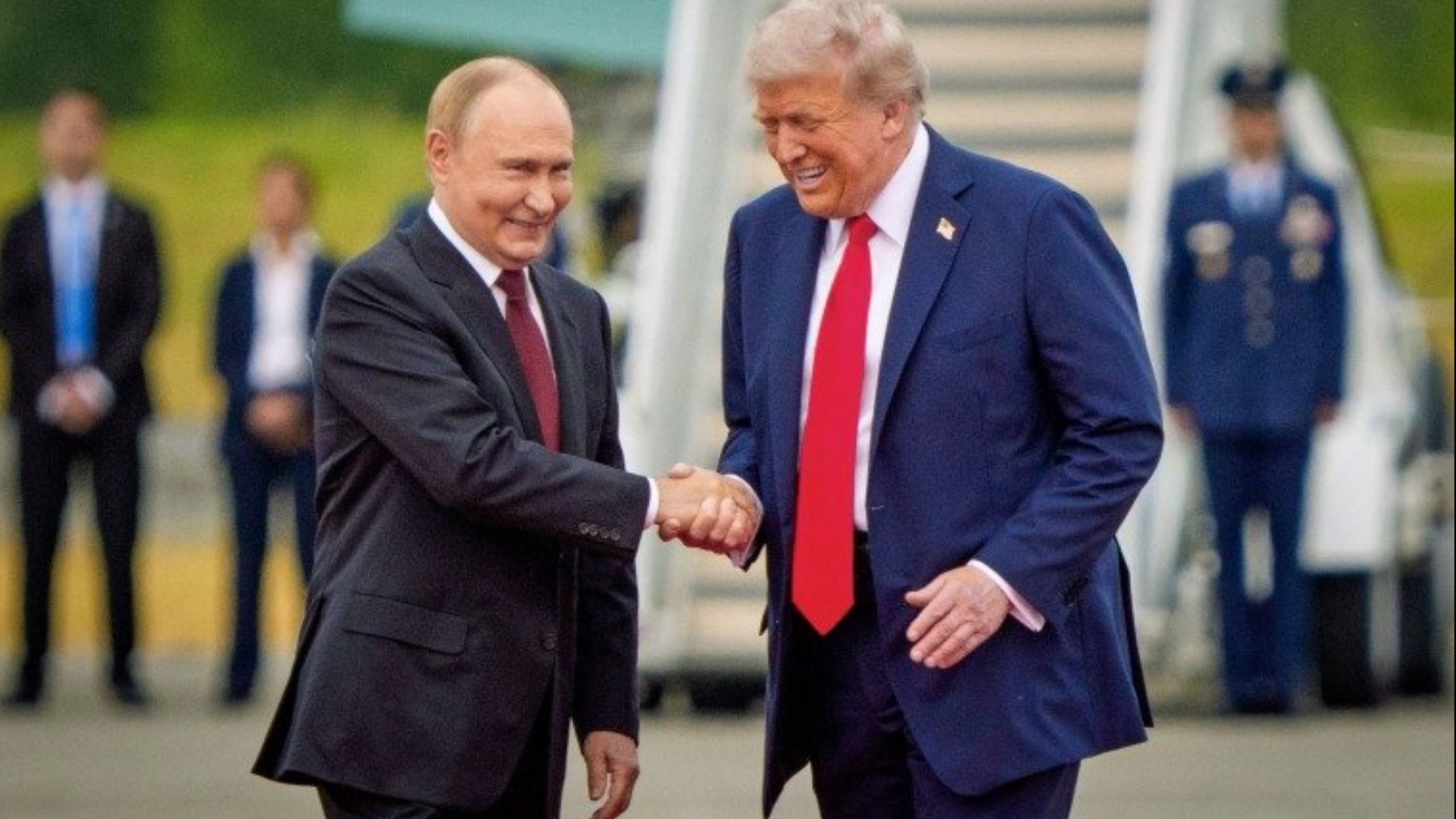 Kremlin Cools Putin-Zelensky Peace Talks as Trump Pushes