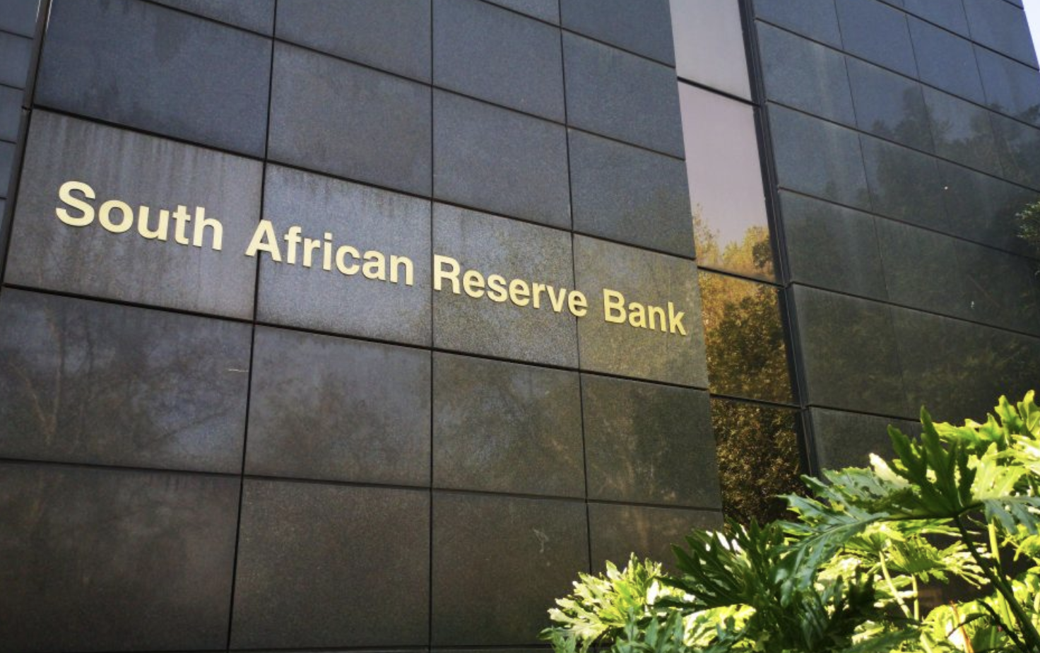SARB Faces Tough Interest Rate Call as Fuel Pressures Mount