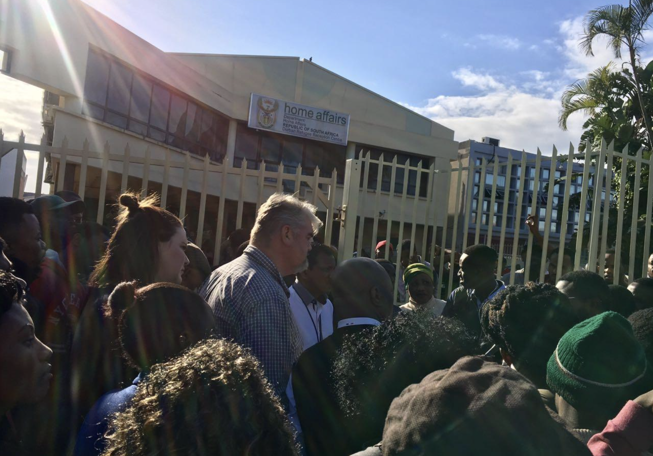 The Border Is Still Closed. So Why Is Home Affairs Being Told to Let Them In?