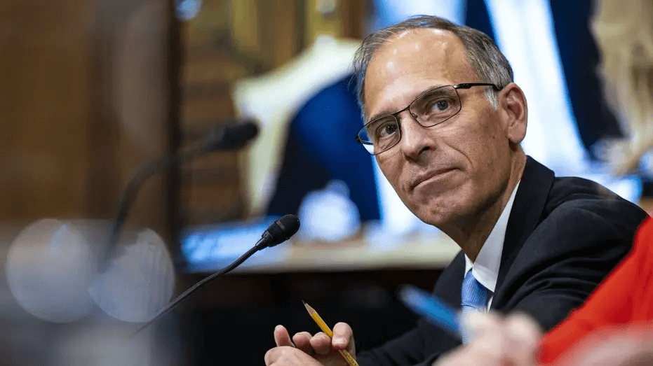 Economist Warns the AI Layoff Wave Is Just Getting Started