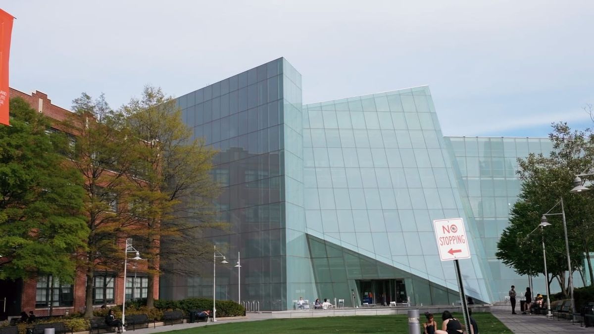 Apartments Available Near MICA