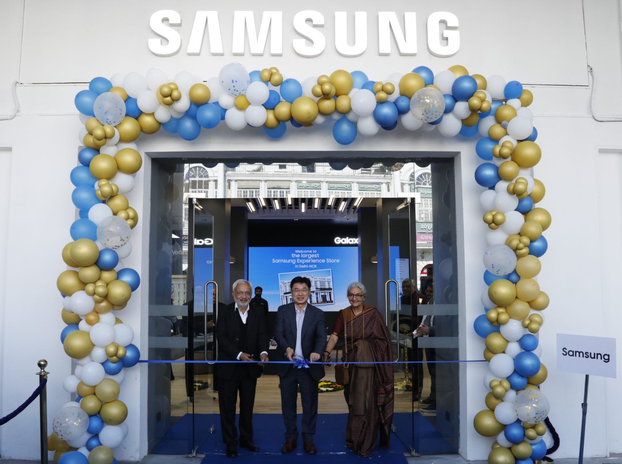 Samsung Opens Largest Premium Experience Store in Delhi.