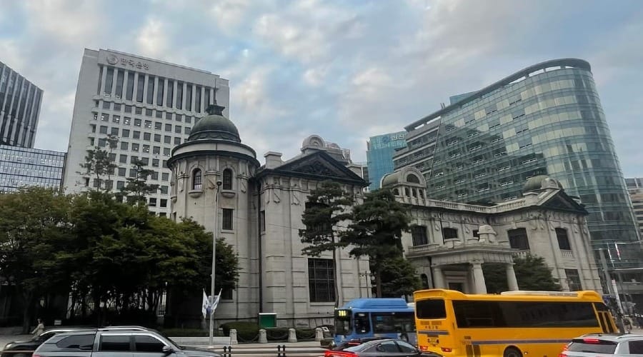 South Korea Keeps Rates at 3.50% as Inflation Persists.