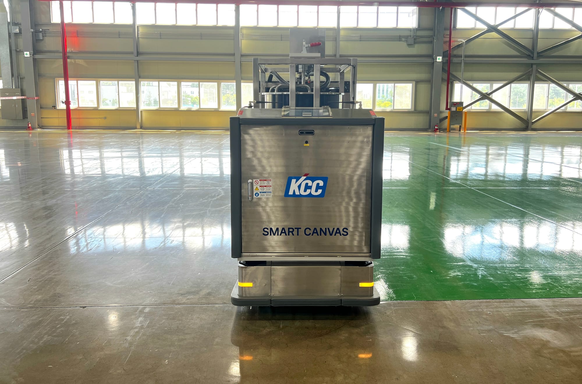 KCC Unveils AI-Powered Autonomous Painting Robot for Construction Industry