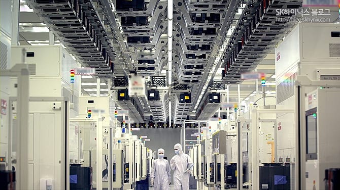 South Korea's 2024 Exports Hit Record $683.8 Billion Led by Chip Surge
