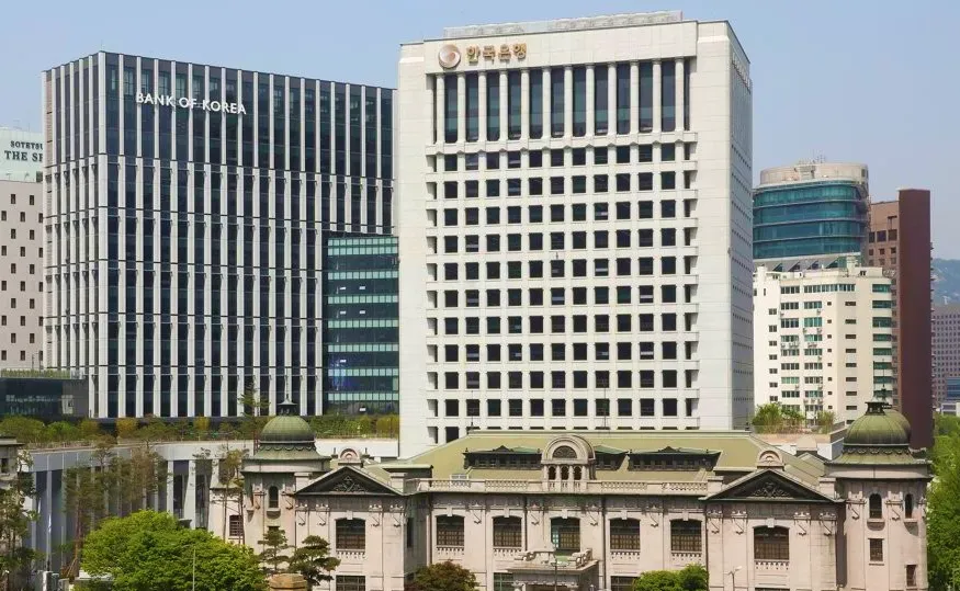 S. Korea Central Bank Holds 2.5% Rate on Debt Risk