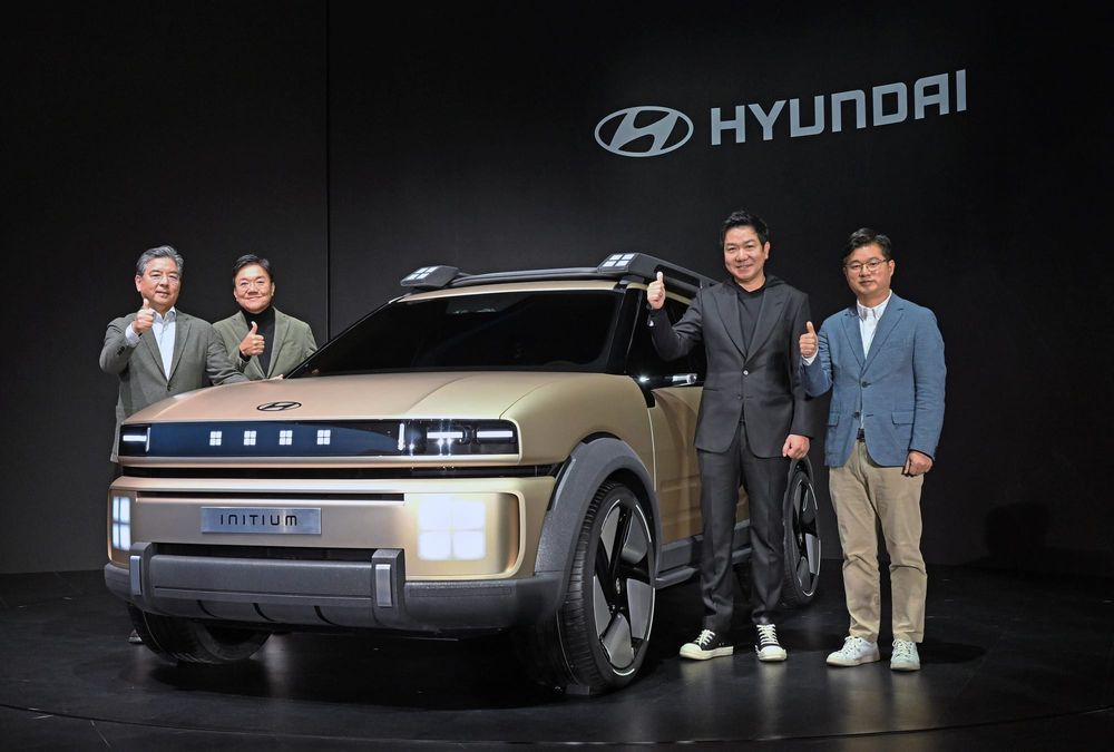 Hyundai Reveals New Hydrogen Concept Car, Production Model Due Next Year post image