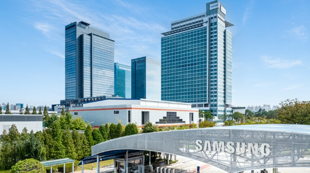 Samsung's Q4 profit falls 29% on weak IT demand and higher R&D costs. post image