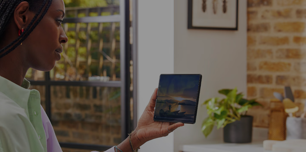 AMOLED Displays Overtake LCD in Smartphone Market for First Time post image