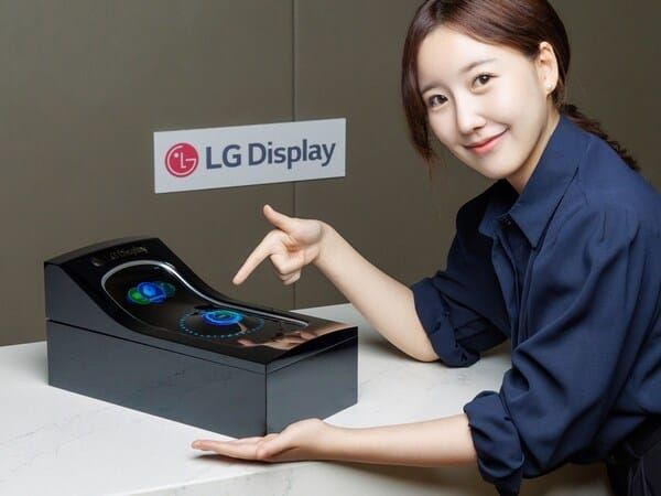 LG Display Unveils Stretchable Automotive Screens at SID 2025 post image