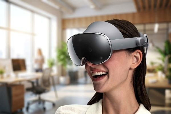 Samsung Updates Galaxy XR with Android Enterprise post image