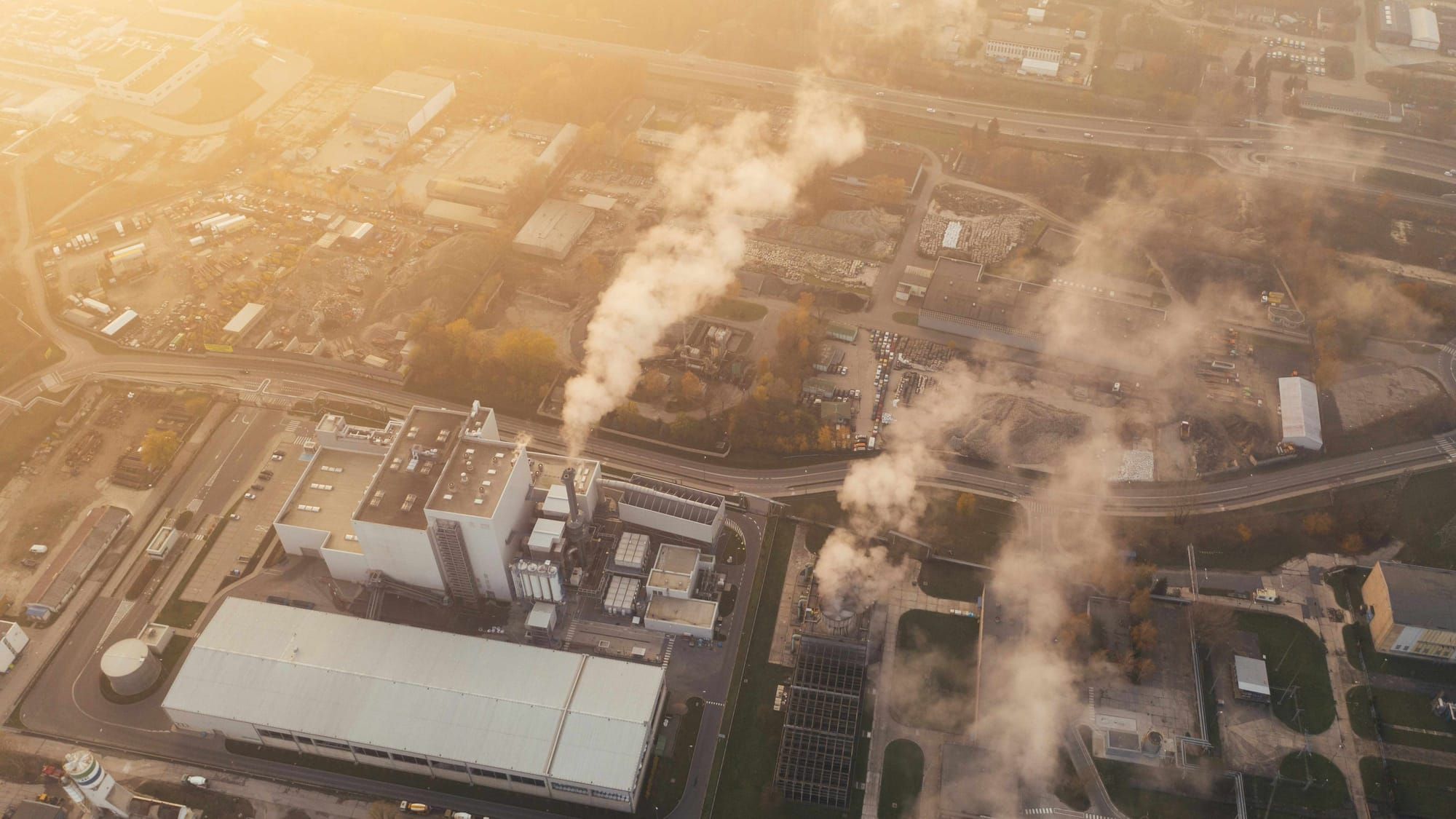 Tony Blair calls for an overhaul of the strategy to reduce greenhouse gas emissions